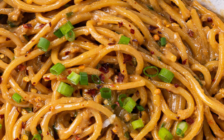 easy garlic noodle dish